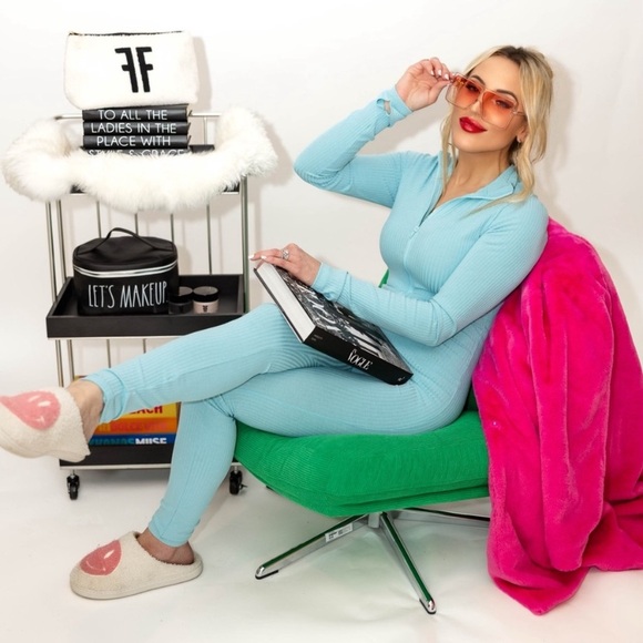 Show Me Your MuMu Lodge Onesie Large Powder Blue - Picture 5 of 13